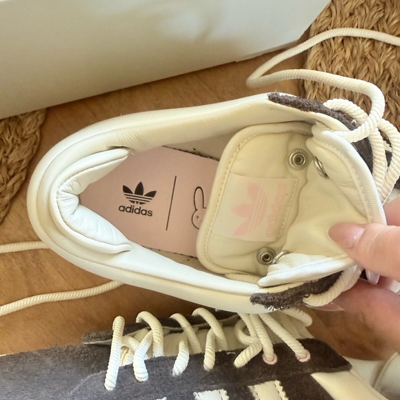 Adidas Black and White Campus Sneakers - Picture 5 of 8